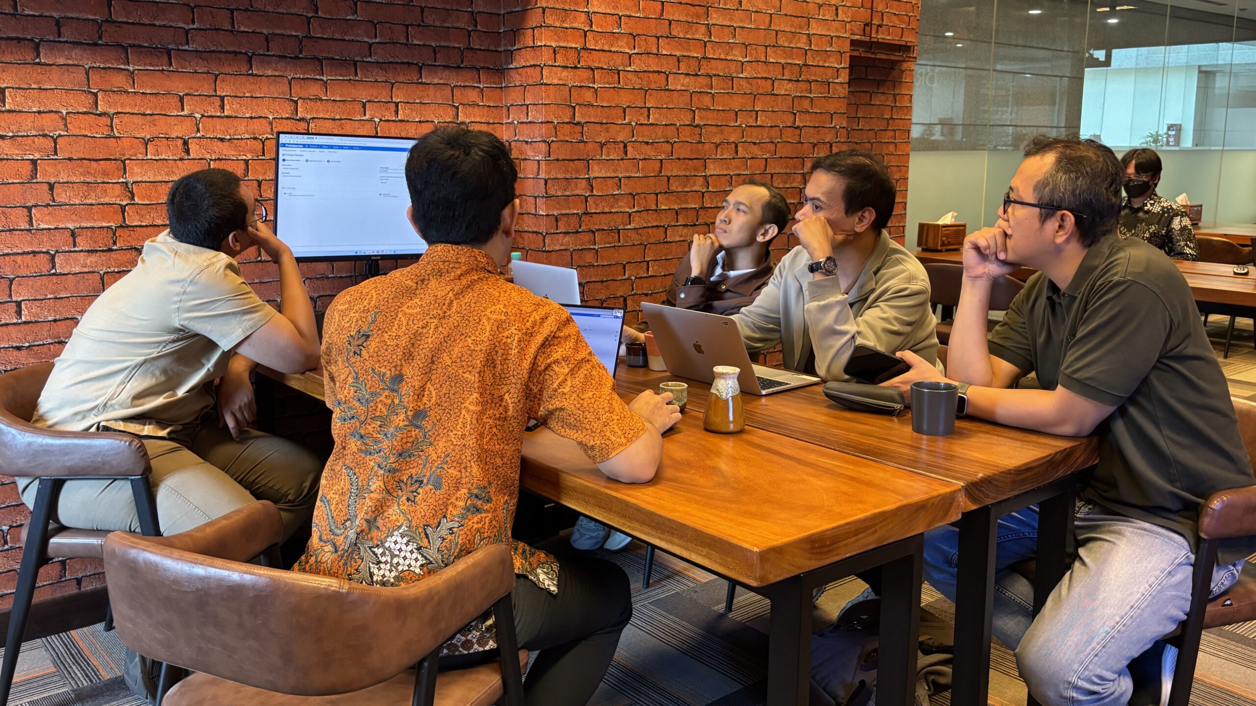 Pengembangan Enterprise Architecture untuk mendukung transformasi digital organisasi
